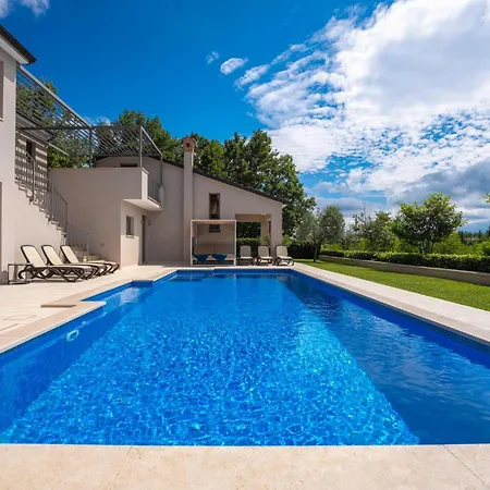 Rotonda Villa Pazin